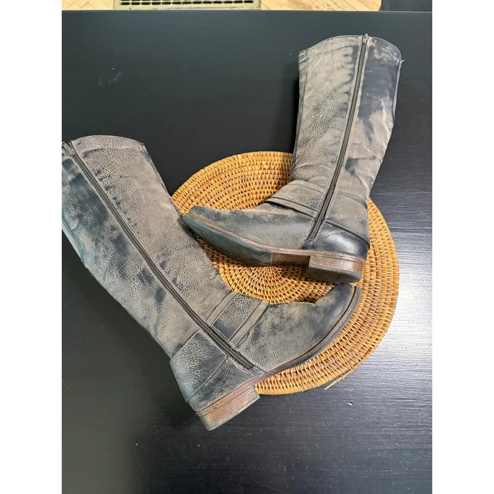 Levity Bonita Gray Distressed Tall Knee High Moto Boots Womens 10M Buckle Detail